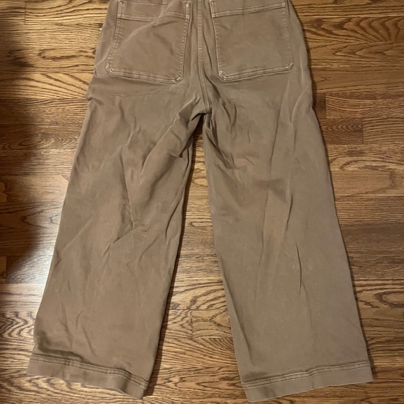 Tan Everlane pants- used in great condition. Cropped length wide leg - Picture 3 of 3
